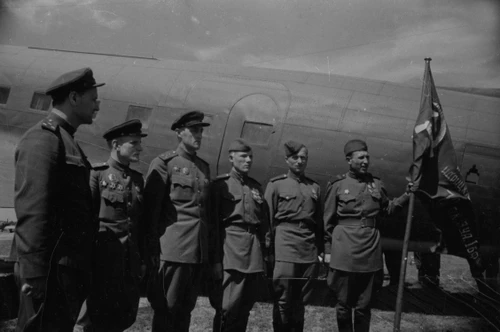 1-й Белорусский фронт. Берлин. Торжественный митинг по случаю отправки в Москву Знамени Победы. В.П. Гребнев,1945