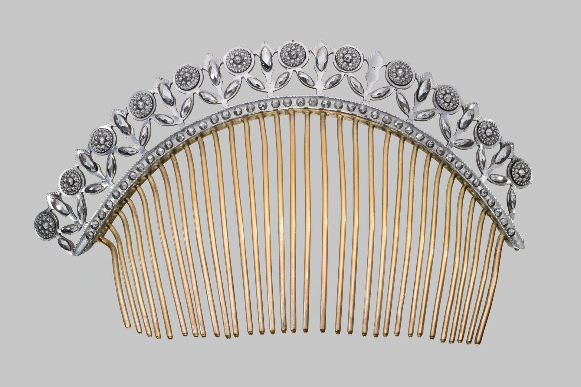 Мастер-класс «Драгоценный гребень»