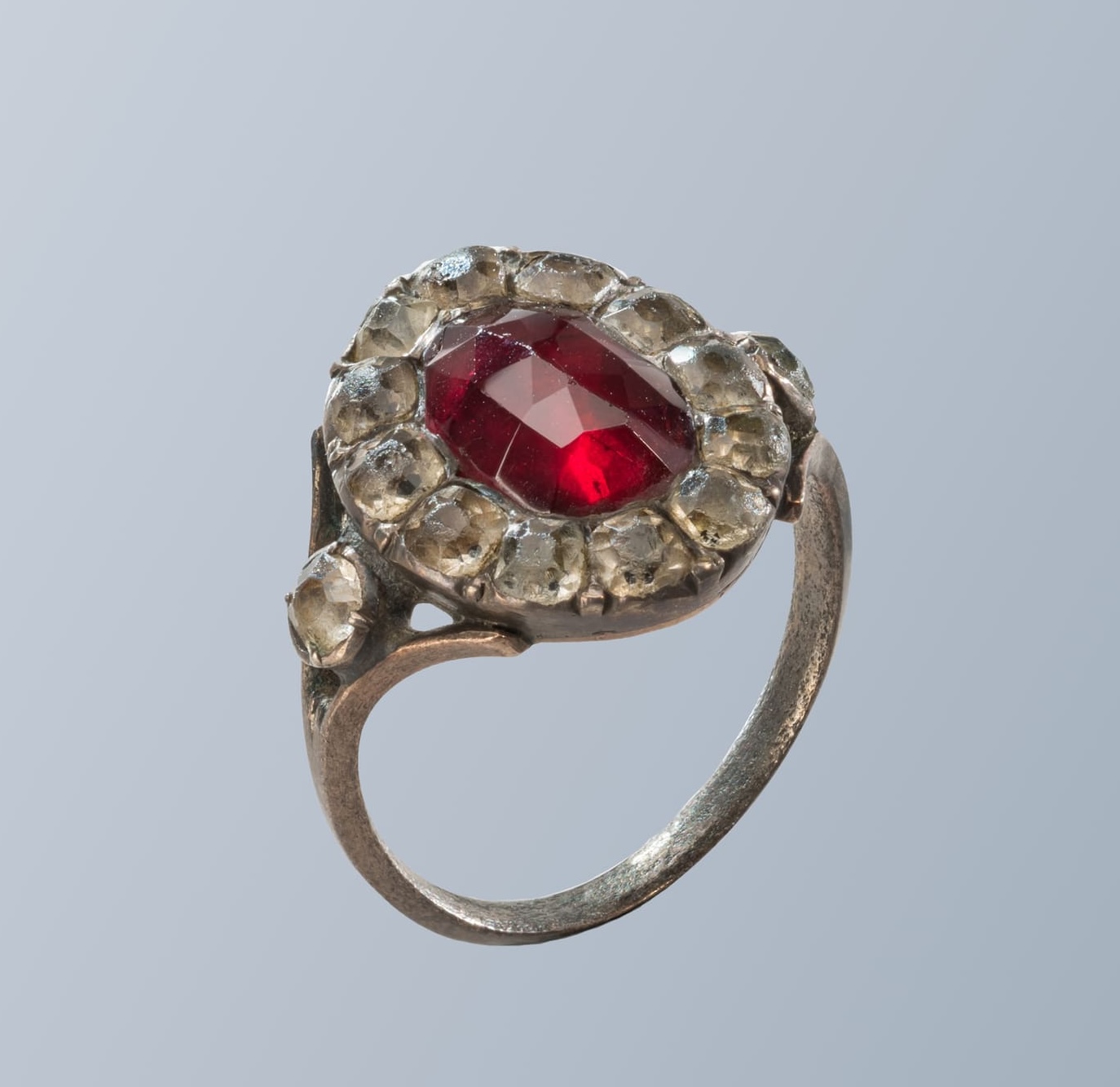 Лекция «История стразов. Часть II. Стразы и ювелирное искусство»