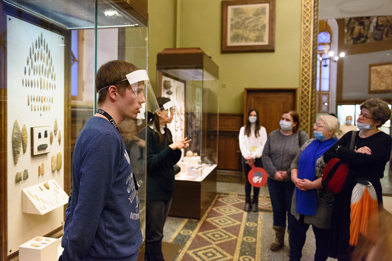 Для глухих и слабослышащих посетителей Для глухих и слабослышащих посетителей