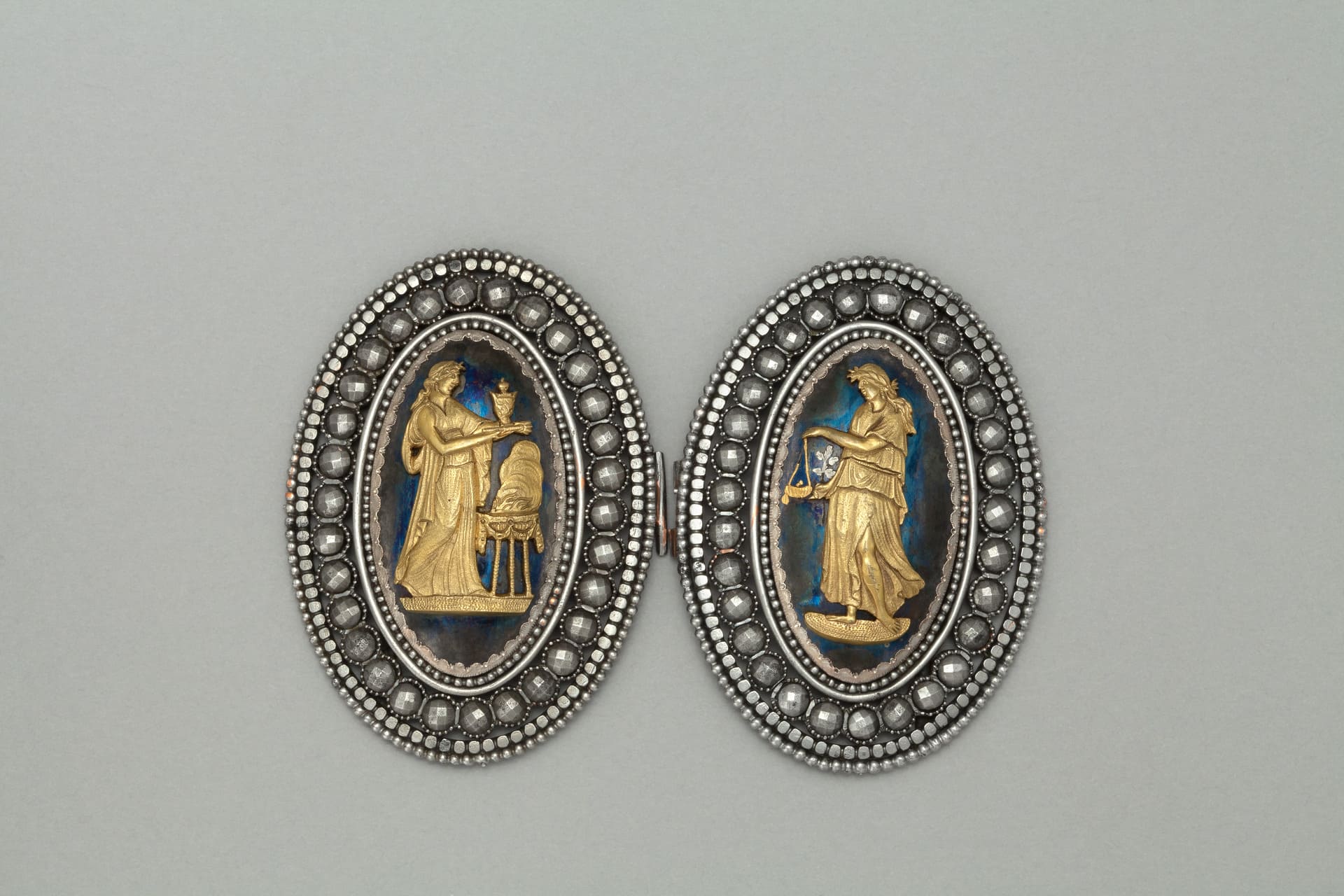 Музейное занятие «Они сверкают в темноте»