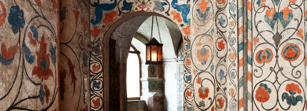 Интерьер собора стена.jpg