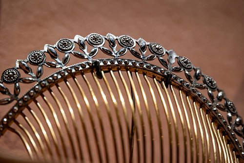 «Магия блеска. Стразы и граненая сталь XVIII – начала XIX века из собрания Исторического музея»