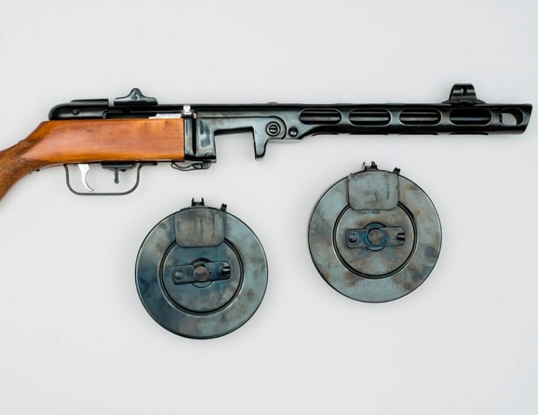 Выставка «Фронту надо – сделаем!»